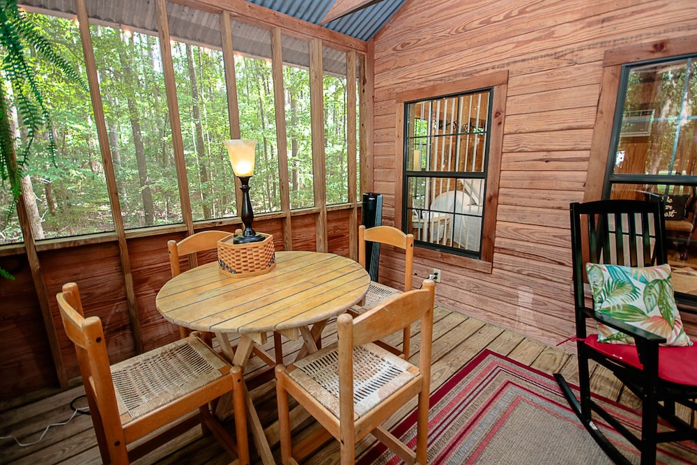 Cora s Cabins 37/50