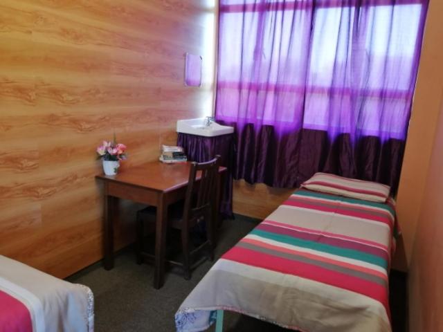 Dirkie Uys Backpackers 17/31