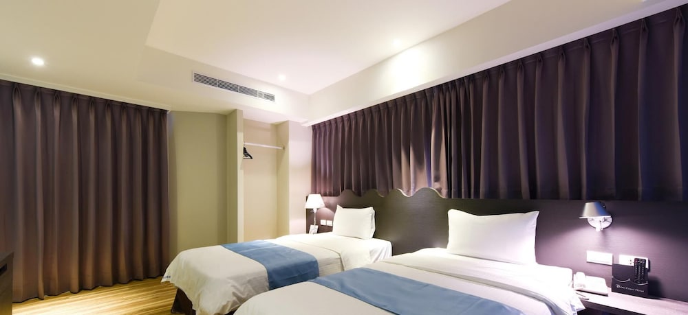 The Blue Coast Hotel 16/32