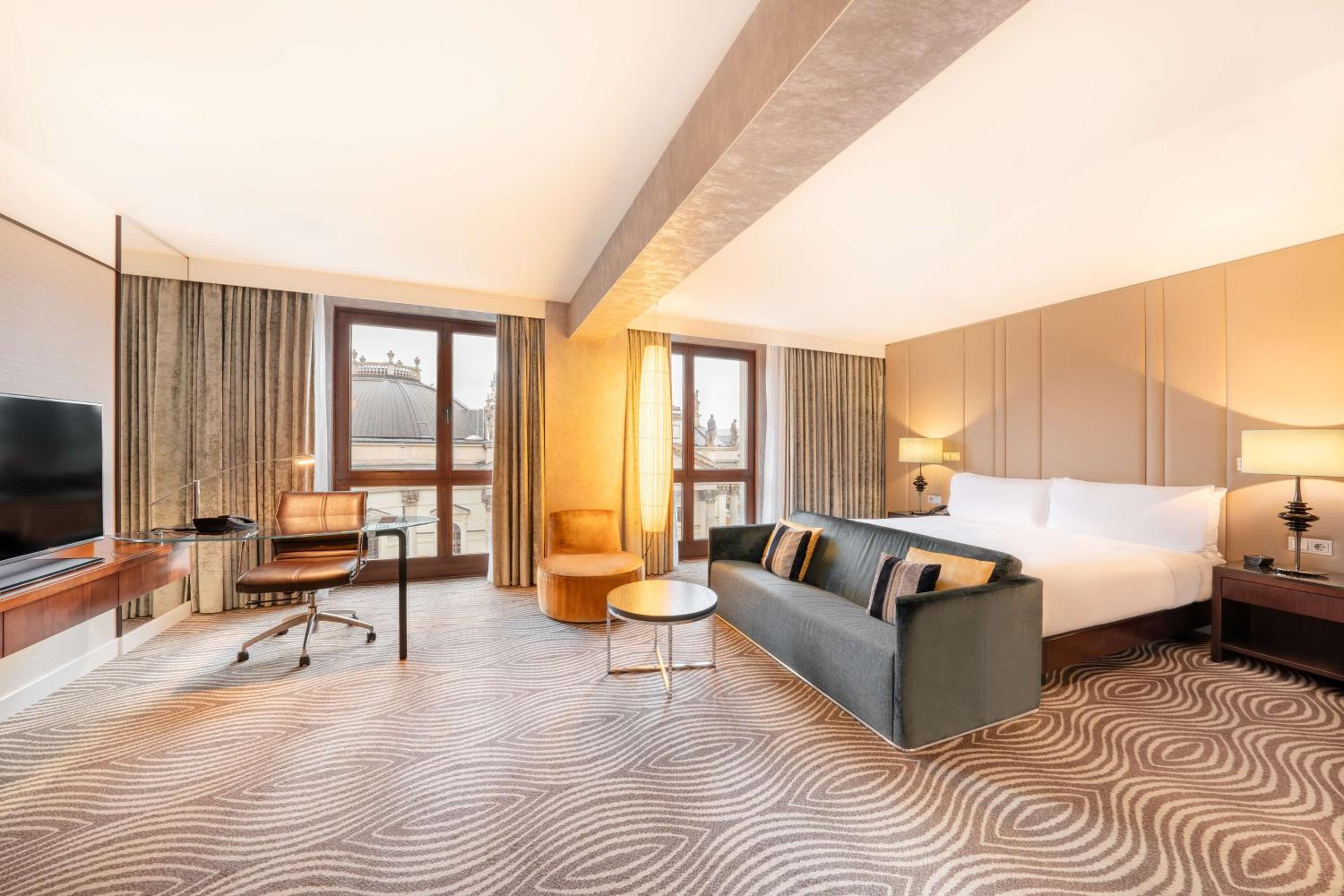 Junior Suite, Cathedral View, Executive Lounge Access