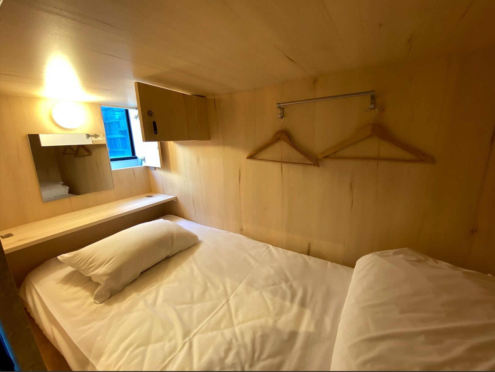 MIXED DORM, 8 BEDS