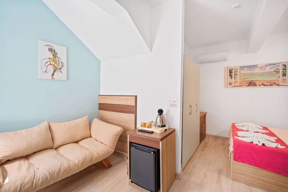 Eden Pyara Hotel Turunc 87/106