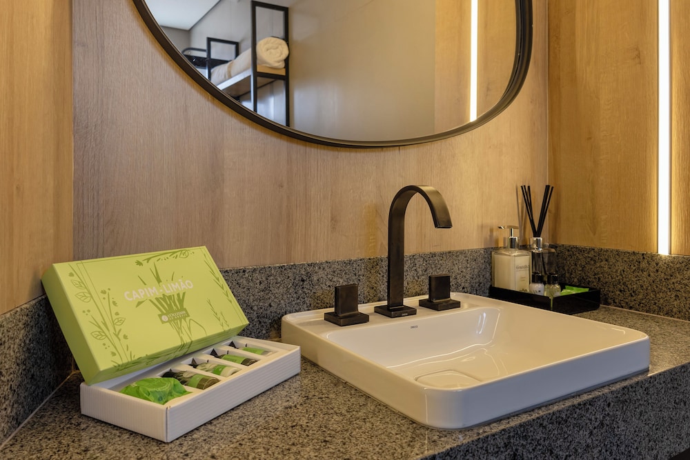 Suite, Queen Bed, Sofa, Max Plaza Hotel 10/10