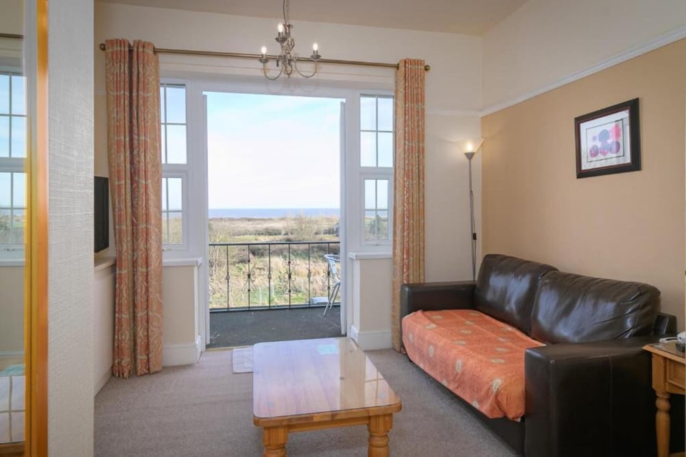 Skegness OYO Royal Hotel 46/60