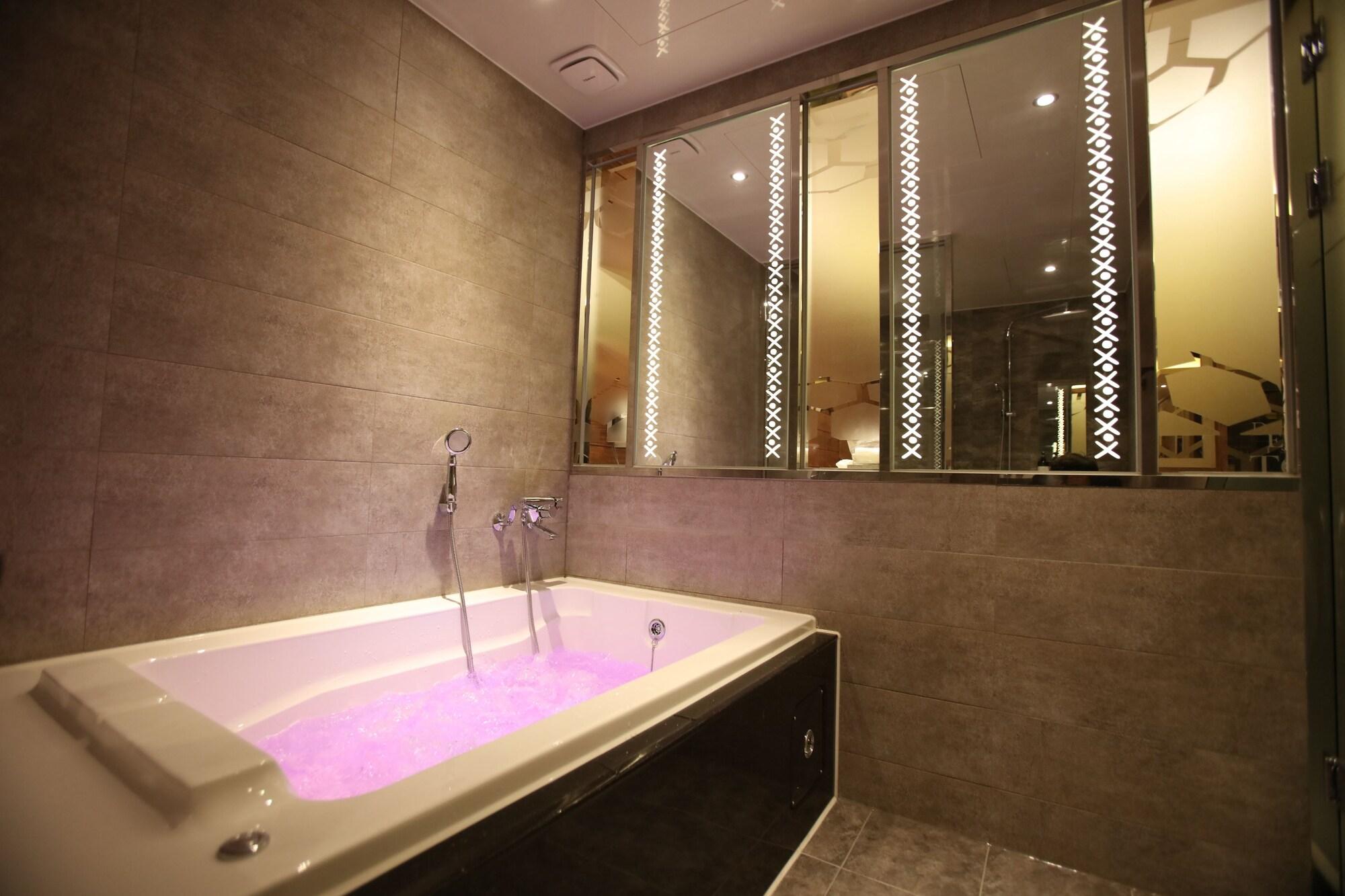 Hotel Yolo 53/53
