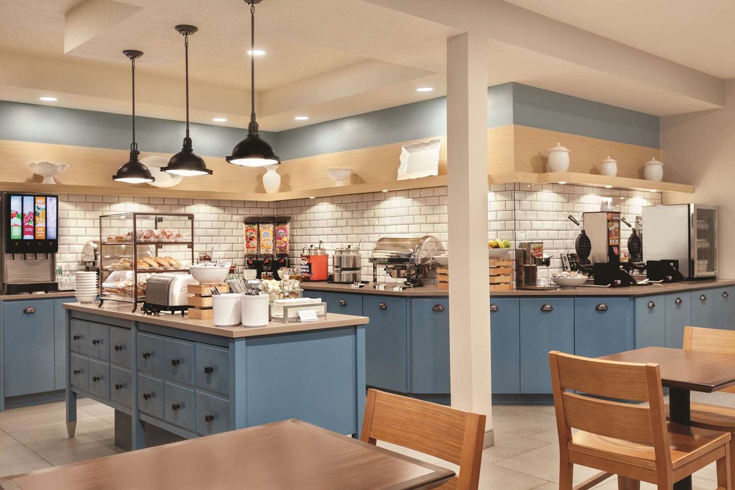 Country Inn & Suites by Radisson, Prineville, OR 13/21