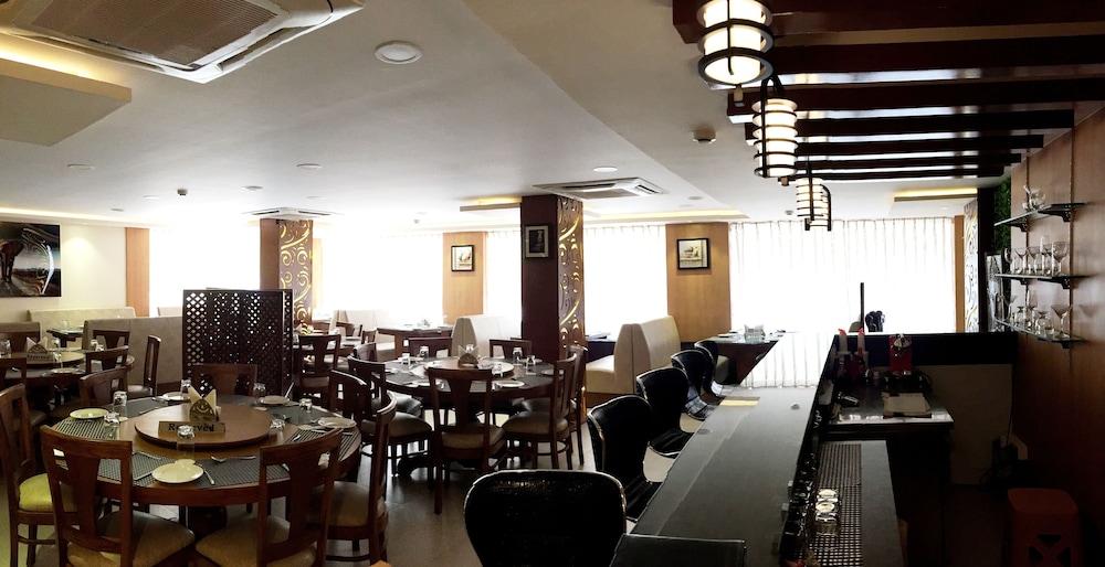 Prestige Hotel 36/50