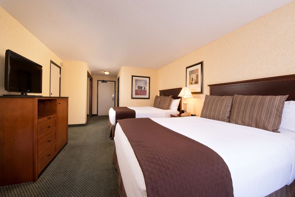 Red Lion Hotel Yakima Center 2/20