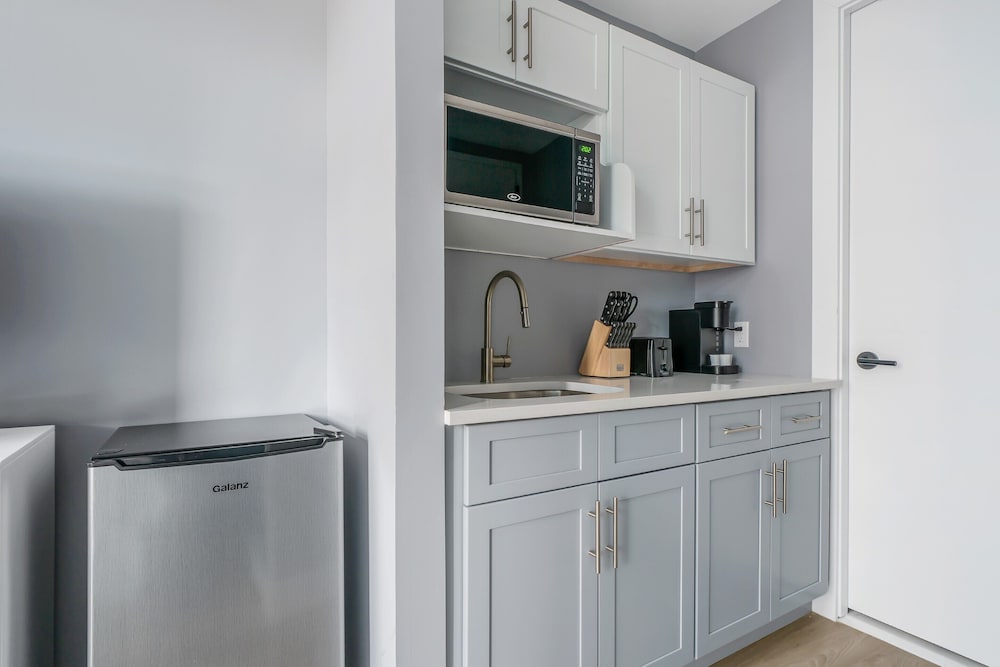 Global Luxury Suites at The Arches 10/50