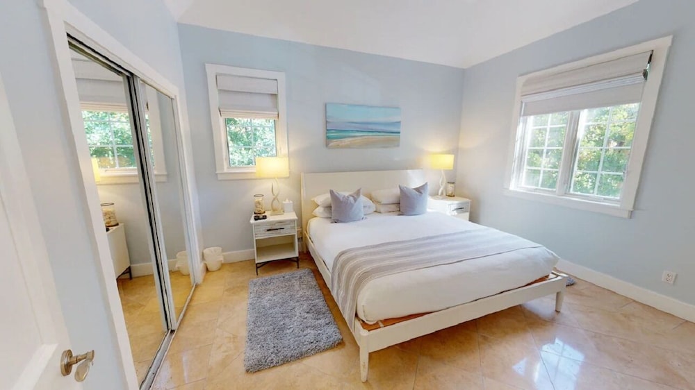 2 BEDROOMS, GARDEN POOL, VILLA