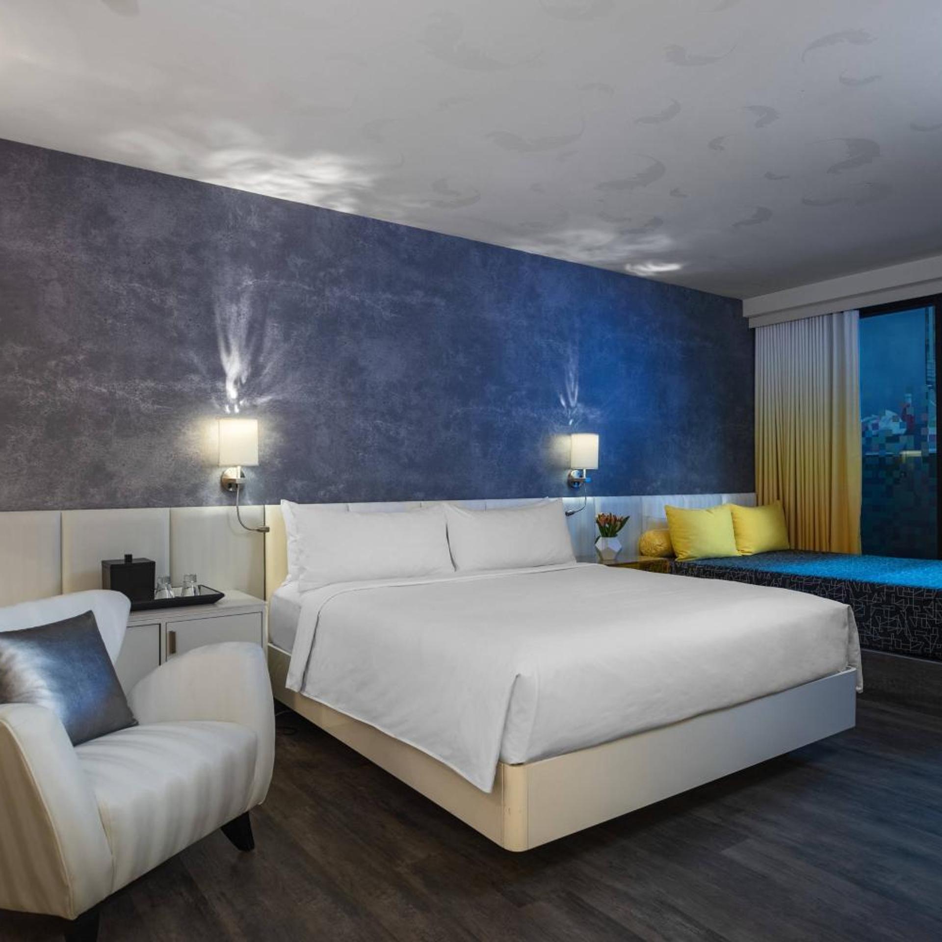 Times Square, King Bed, Balcony, Terrace