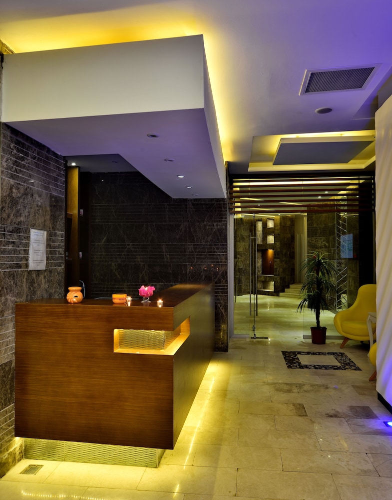 Kaila Beach Hotel 7/50