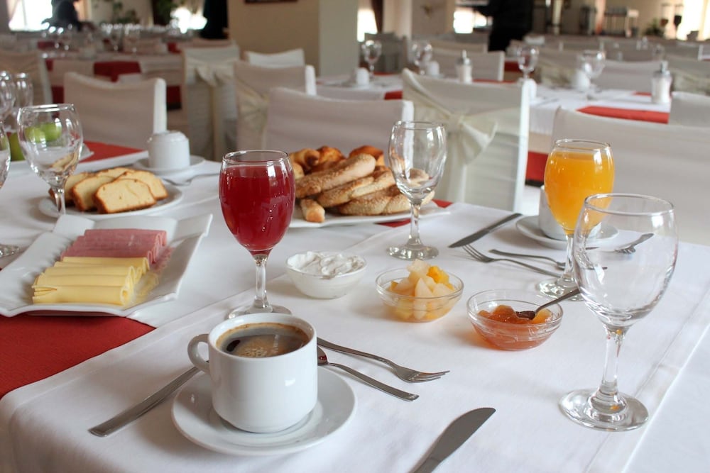 Famissi Eden Hotel 42/47