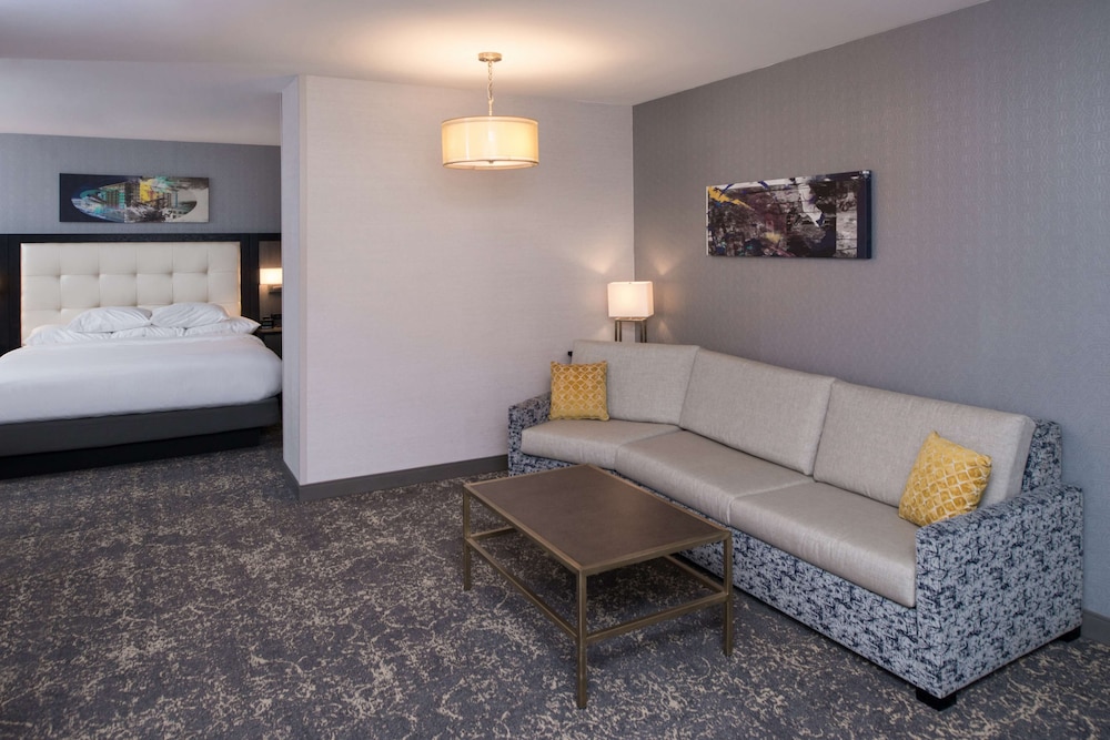 Doubletree By Hilton Utica 42/79