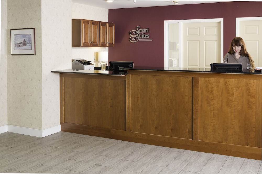 Smart Suites, an Ascend Collection Hotel 5/50