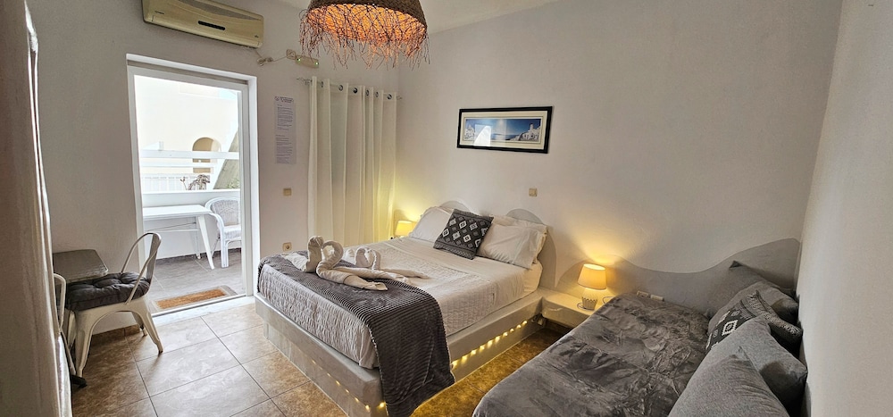 1 BEDROOM, TRIPLE