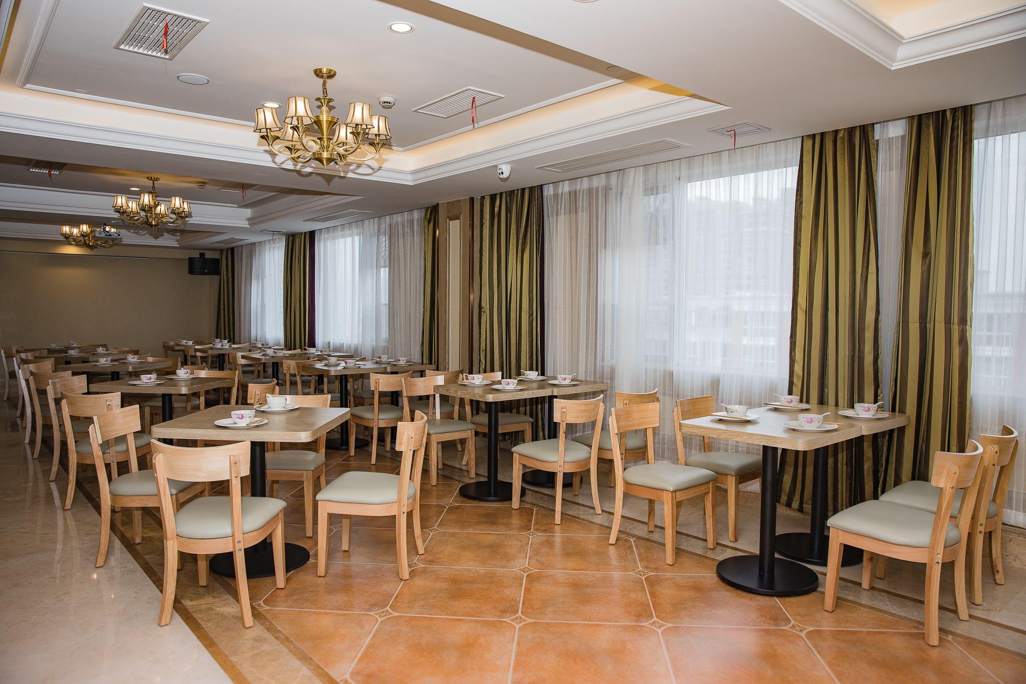 Vienna International Hotel (Haimen Pedestrian Street) 34/40