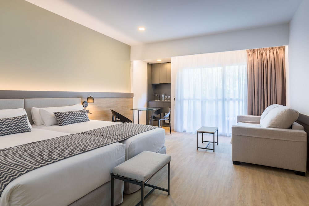 Occidental Puerto Banus 34/75
