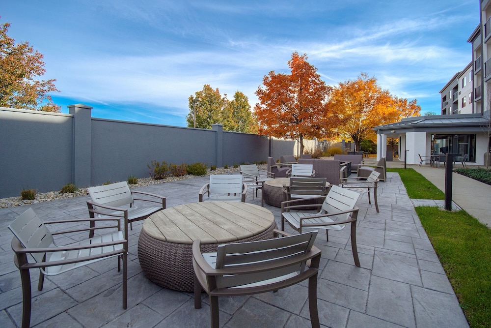Courtyard by Marriott Cincinnati Airport 45/46