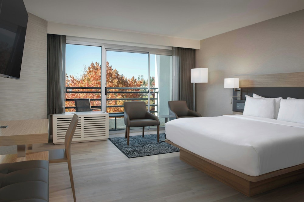 AC Hotel By Marriott Portland Lake Oswego 24/68