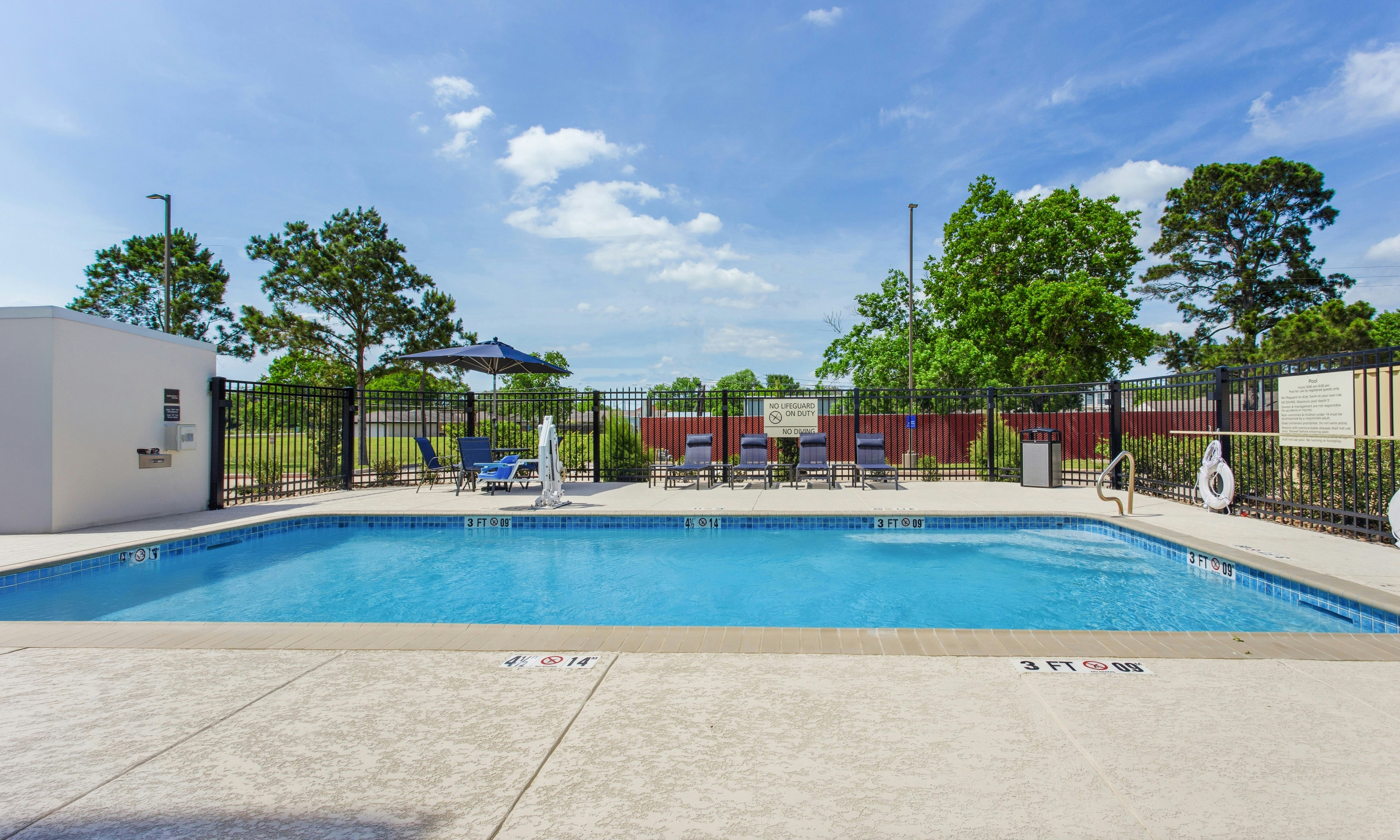 Hampton Inn Houston-Pearland 4/81