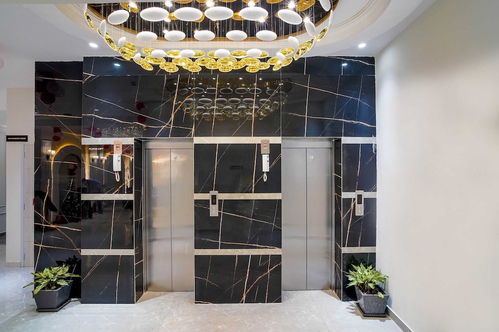 Clubhouse Hotel Chandigarh Mohali 3/47