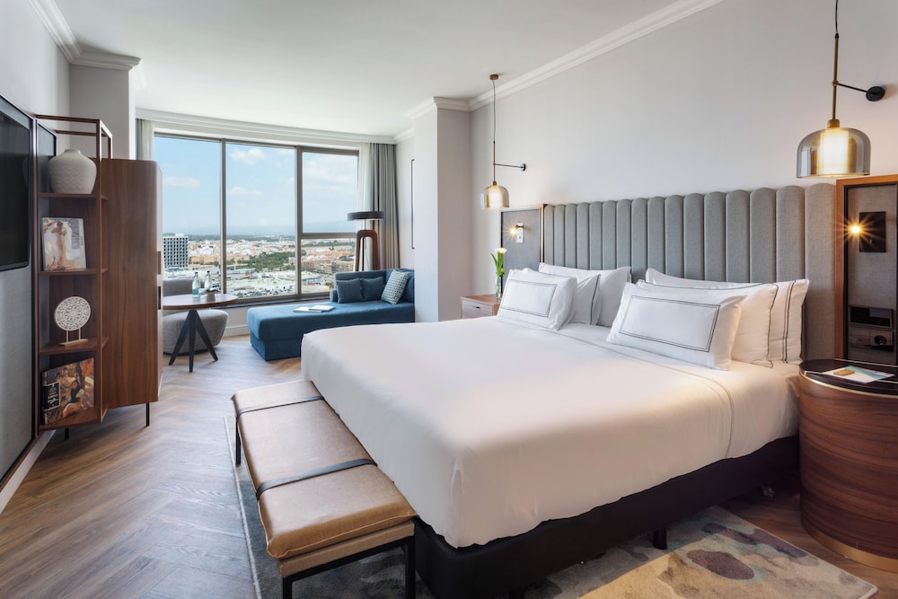 Supreme, Twin Beds, Sofa