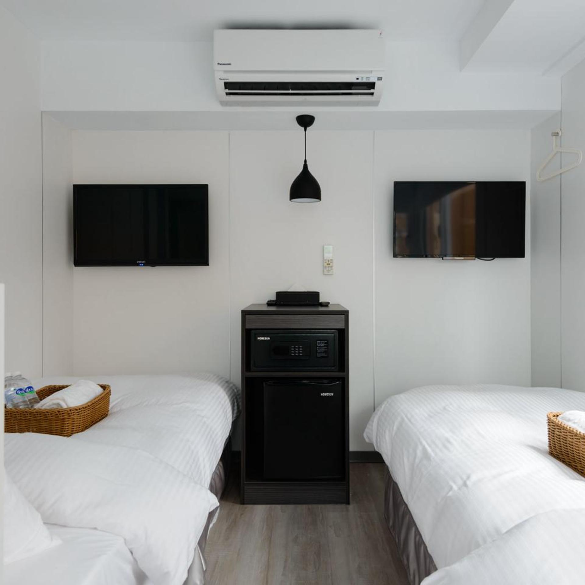 غرفة قياسية ثلاثية بحمام مشترك، Poshpacker Hotel 7/8