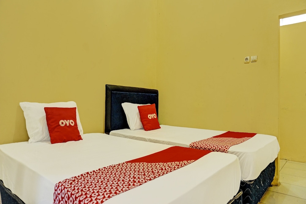 Standard, Twin Beds