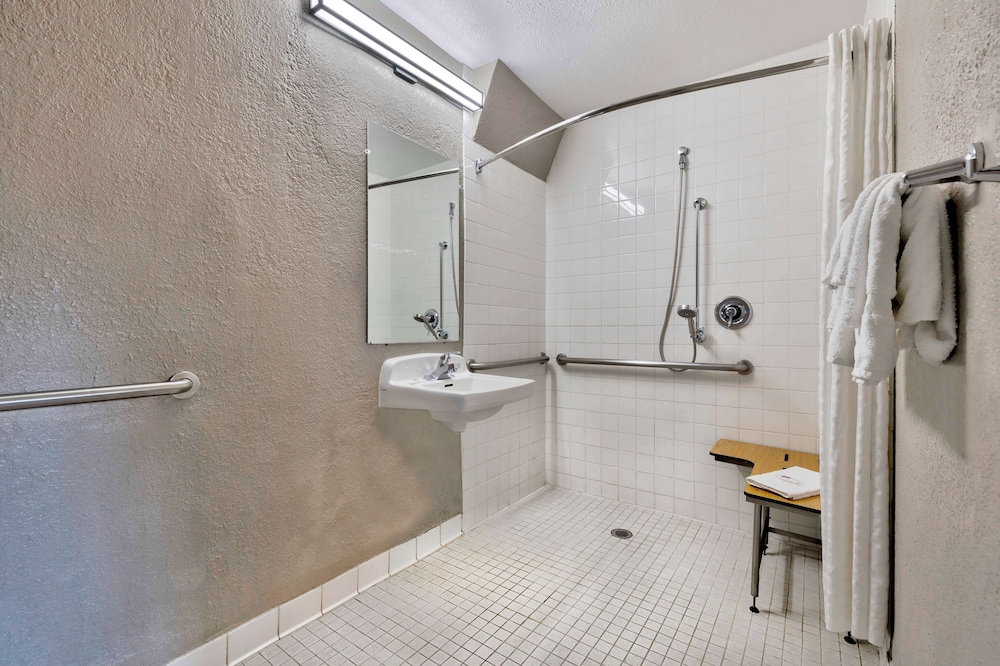 Motel6 Anaheim, CA - Fullerton East 57/59