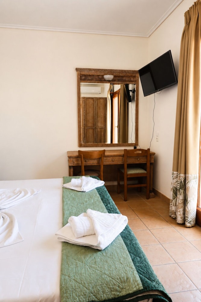 Mylos Hotel & Apartments 14/50
