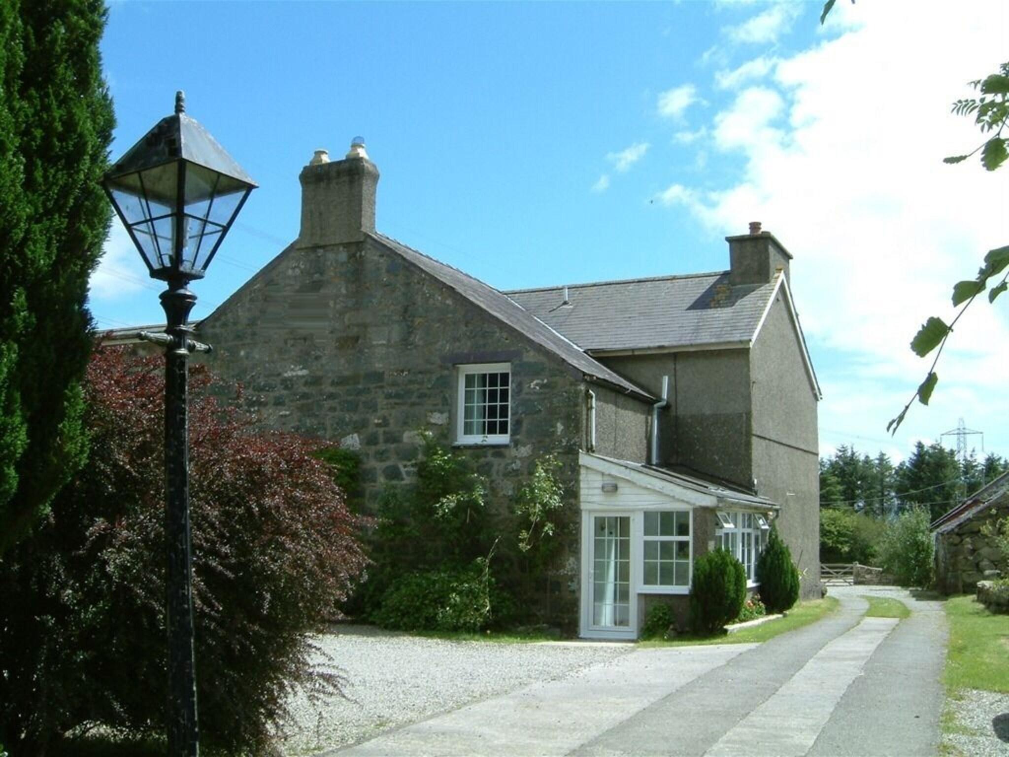 Cefn Uchaf Guest House 1/9