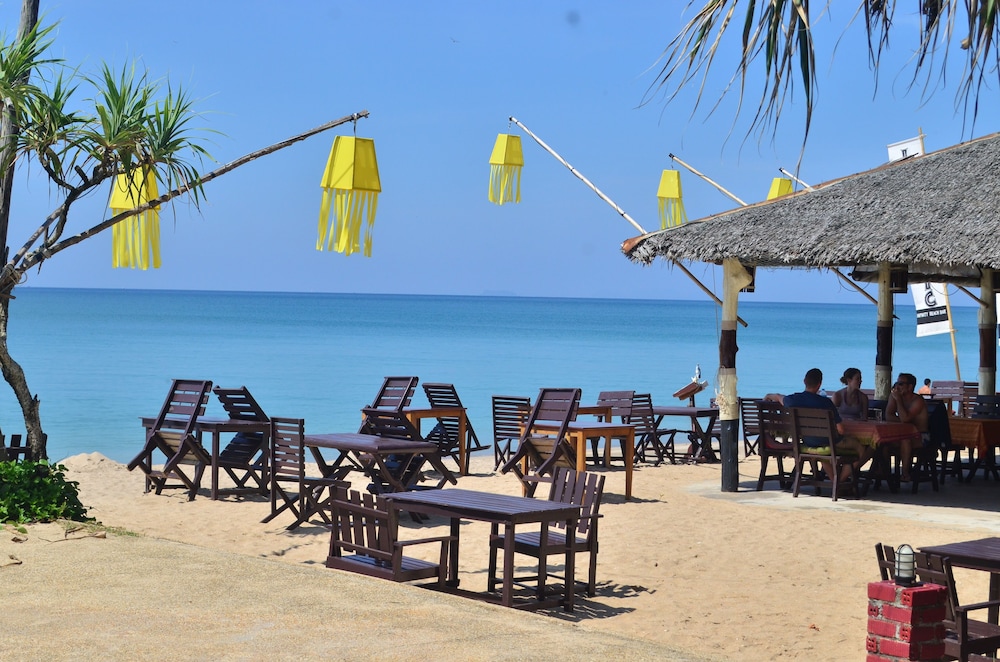 Lanta Nice Beach Resort 60/69