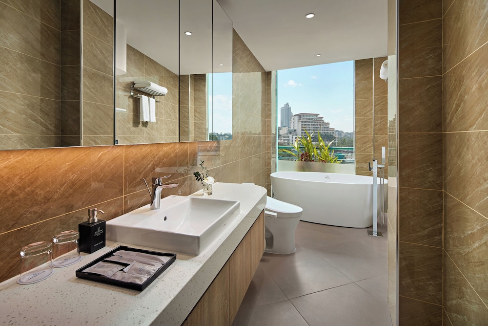 The Hanoi Club Hotel Lake Palais Residences 58/61