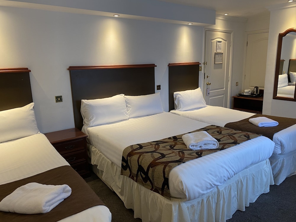 The George Hotel 9/30