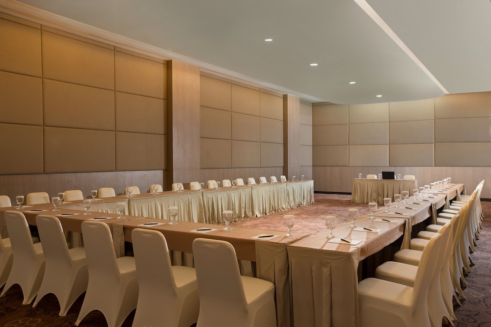 Hotel Santika Banyuwangi 37/50