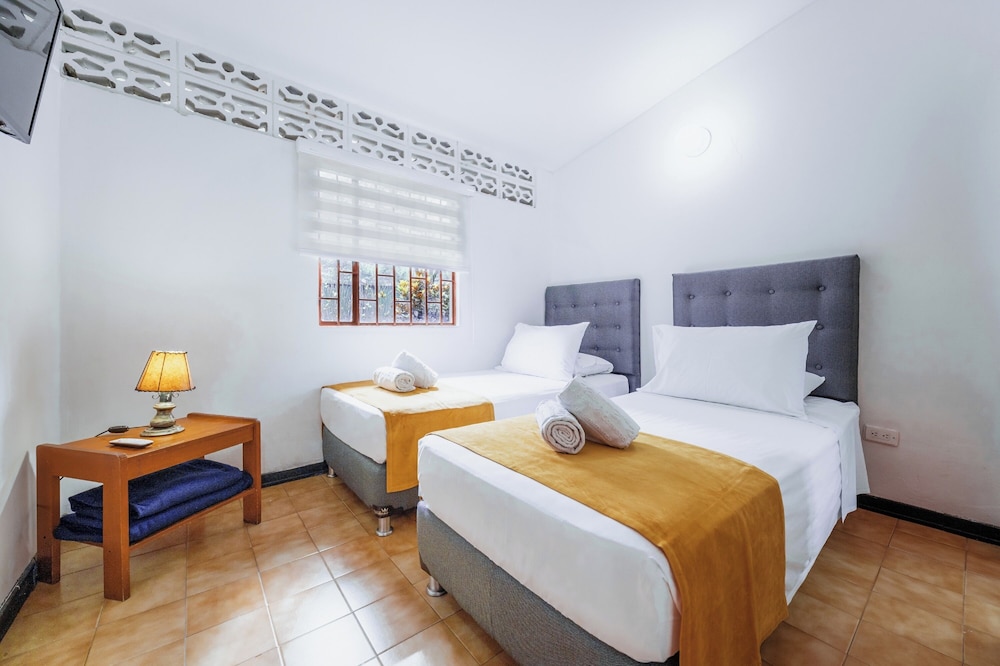 hotel las palmeras 8/50