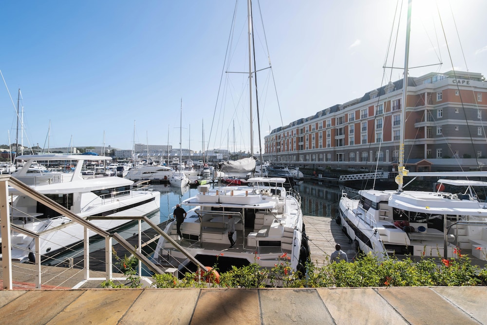 Mountain Marina Luxury Apartments 42/50