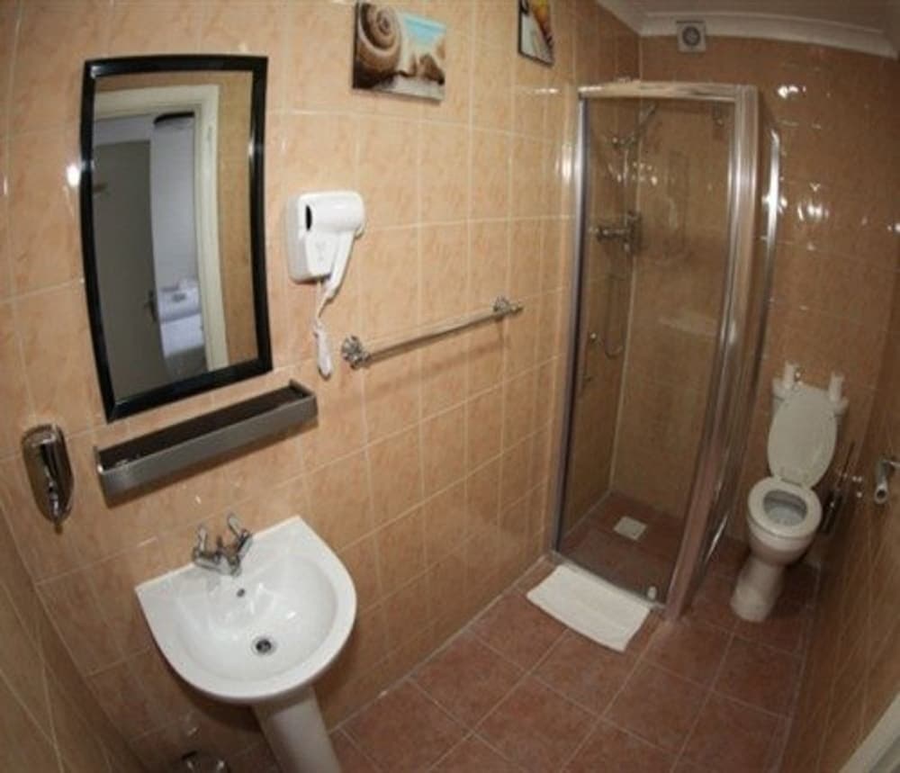 Heathrow Inn 55/56