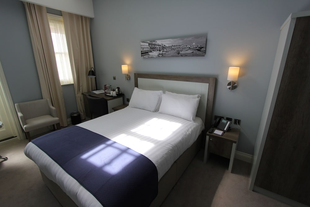 Yarrow Hotel 11/53