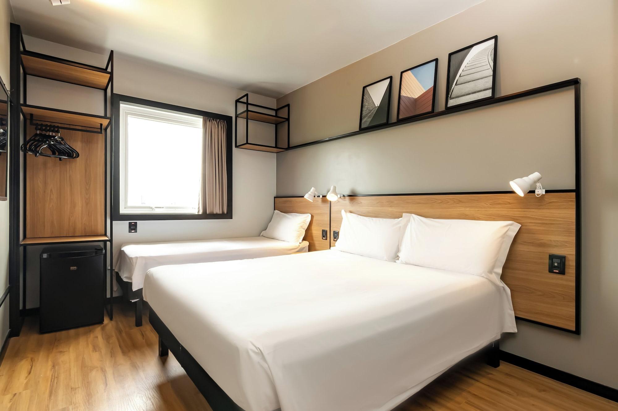 Room, Multiple Beds