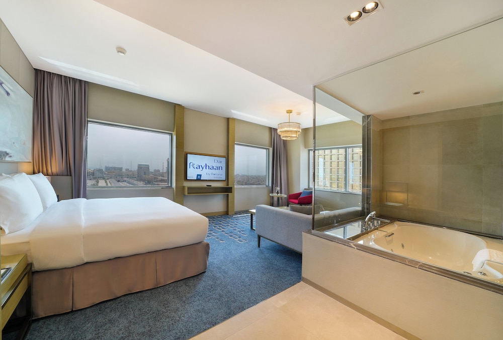 1 Bedroom, Suite, King Bed, City View, Jetted Tub