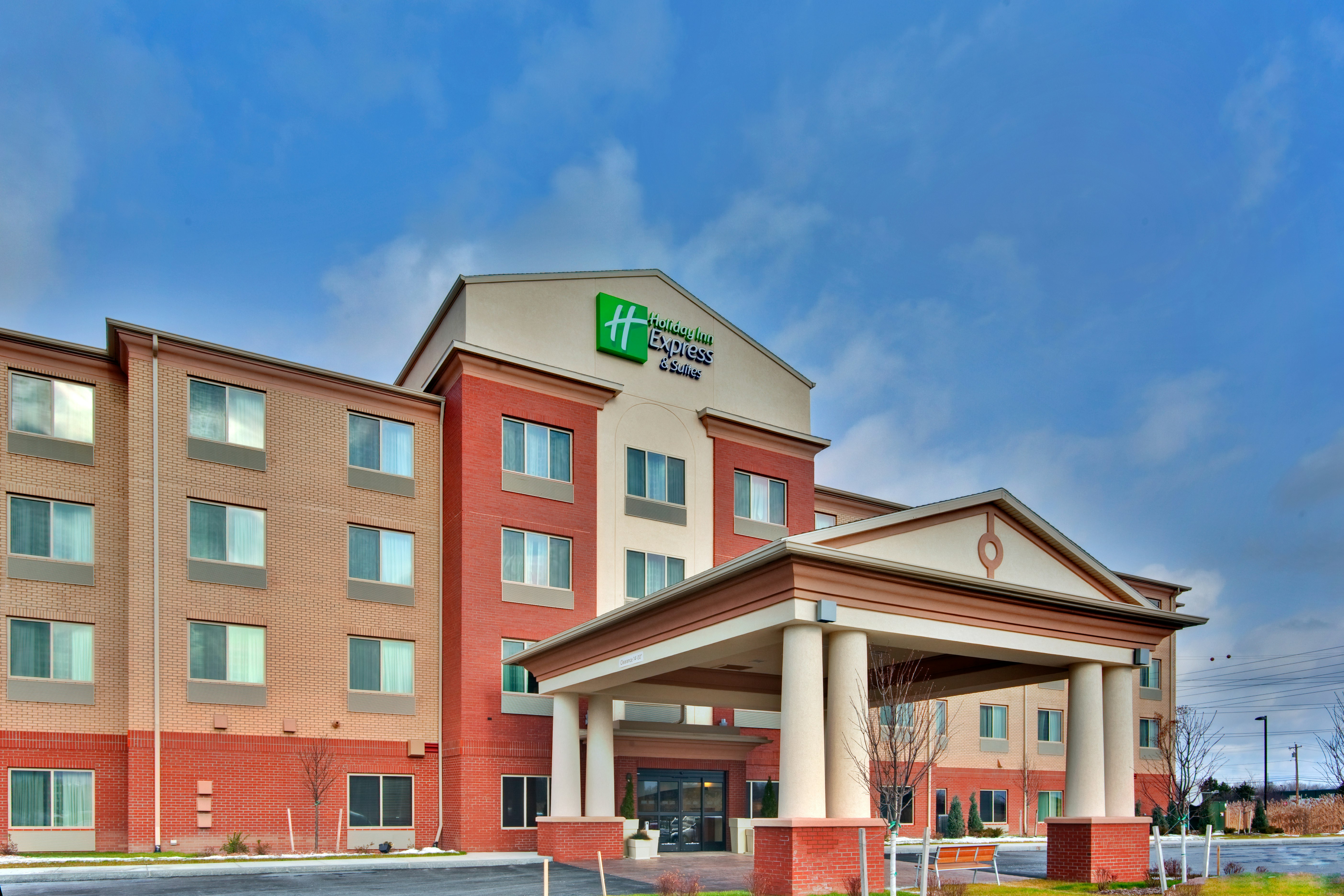 Holiday Inn Express & Suites Dewitt (Syracuse) 2/61