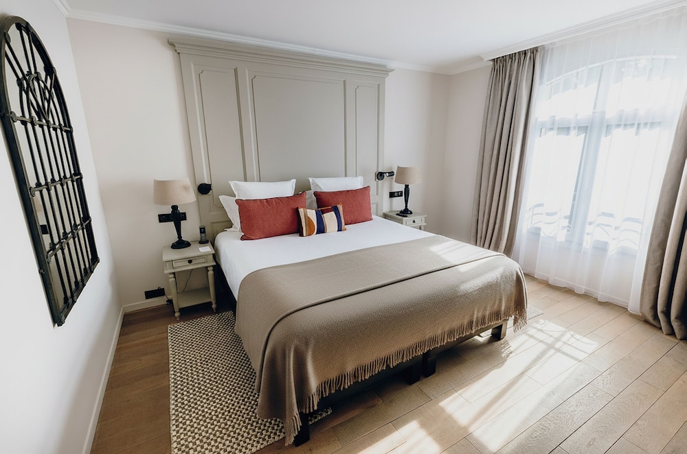 Hostellerie Cedre and Spa Beaune 18/55