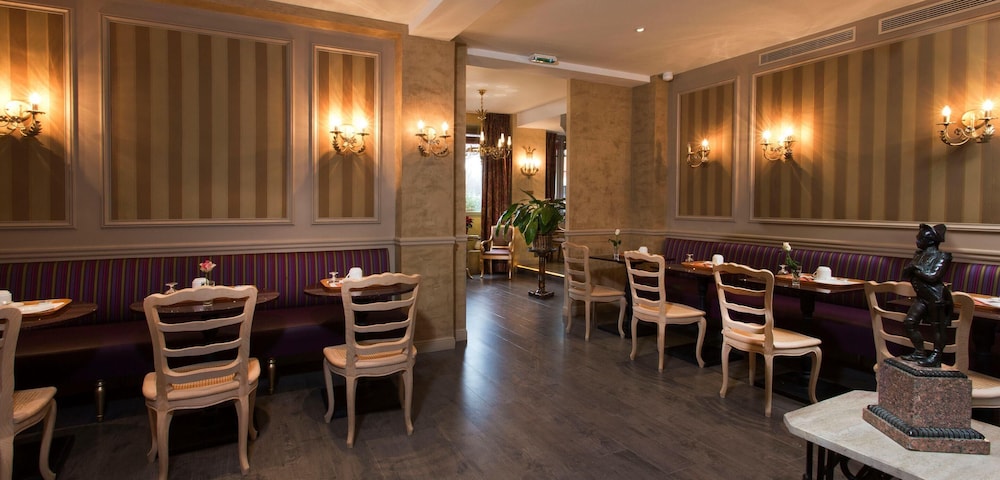 Hotel de L Empereur by Malone 54/64