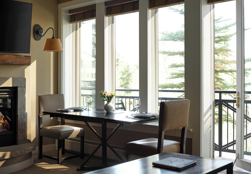 Hyatt Mountain Lodge 32/49
