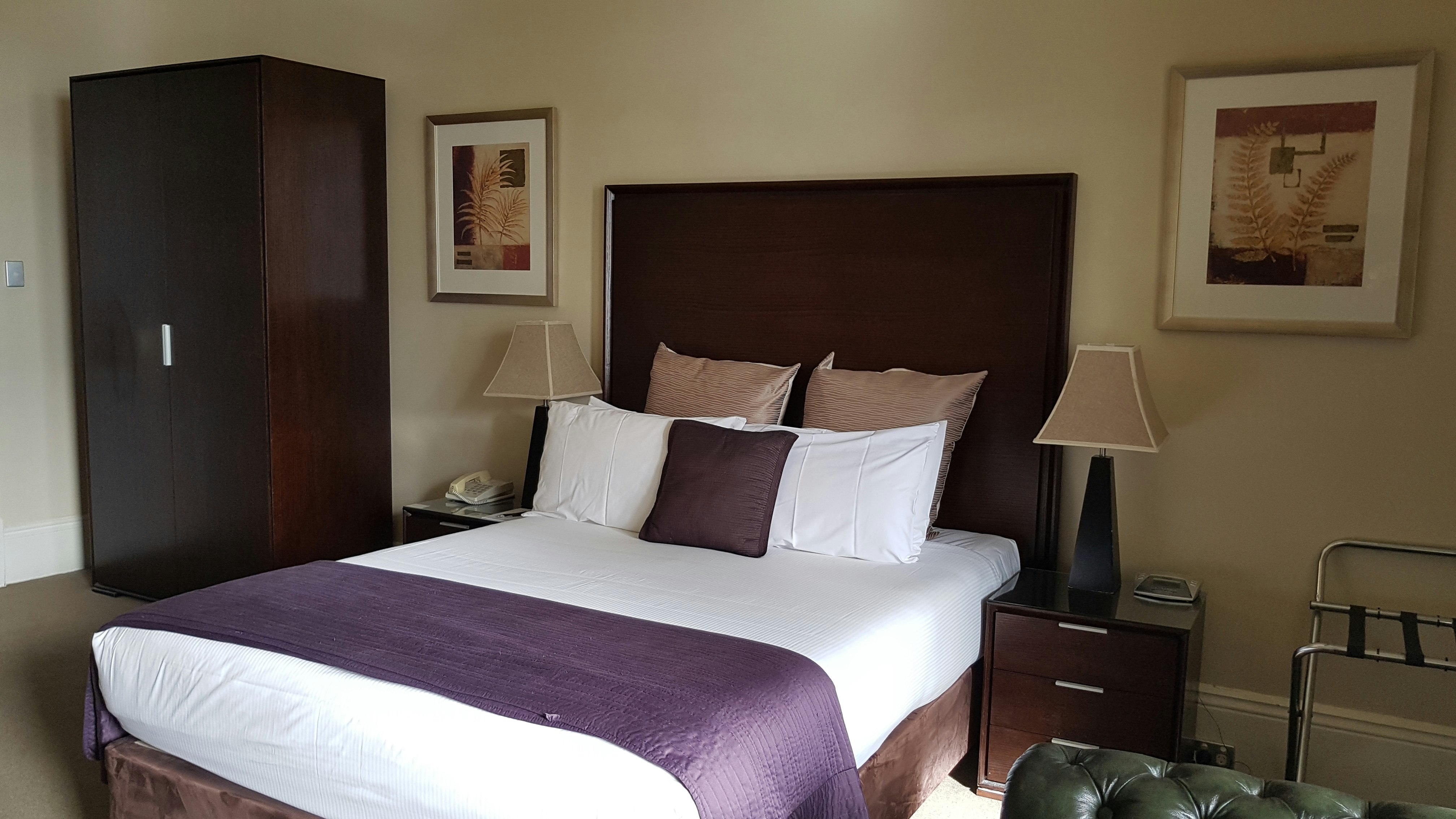 Largs Pier Hotel 4/10