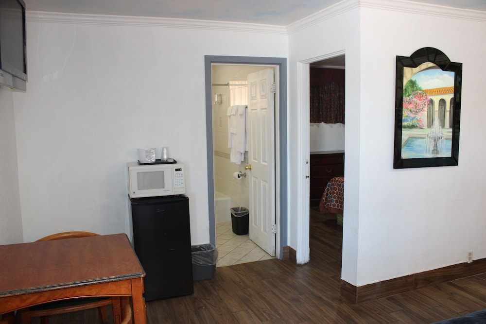 City Center Motel 45/68