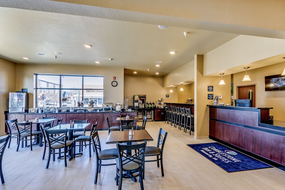 Cobblestone Inn Amp Suites Waverly 52/61