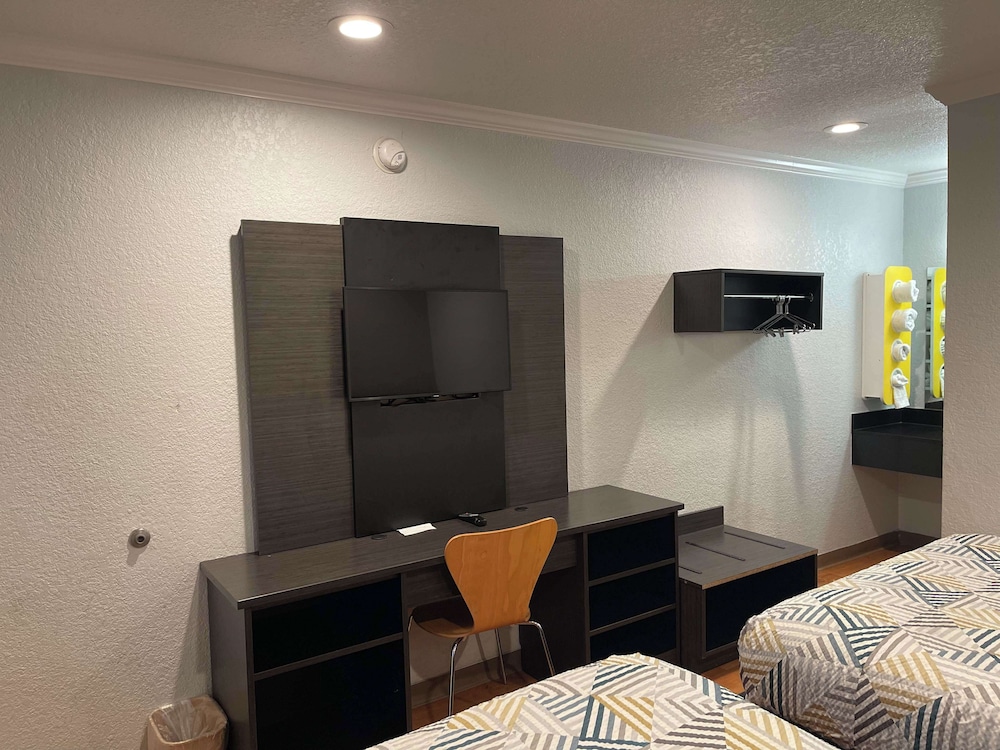 Motel6 Sacramento, CA - Downtown 45/60